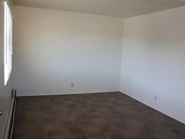 Building Photo - 530 Rio Pecos Rd