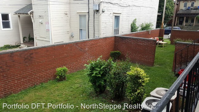 Interior Photo - 142-150 W 8th Ave