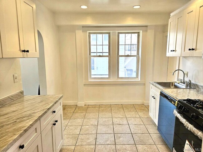 Building Photo - 51 Estrada Rd