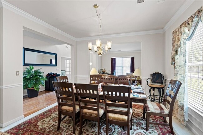 Building Photo - Spacious 5BR/3BA minutes from Ballantyne V...