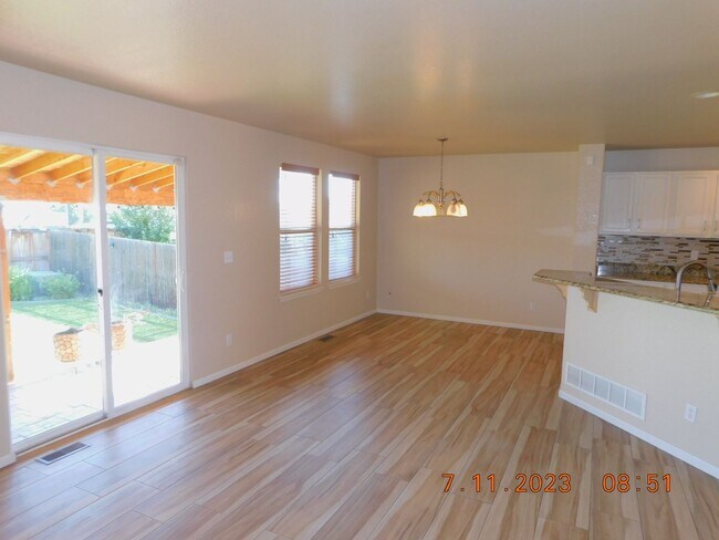 Building Photo - Beautiful Littleton home located in the desired Marston neighborhood!