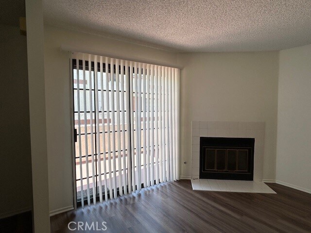 Building Photo - 2931 Plaza del Amo