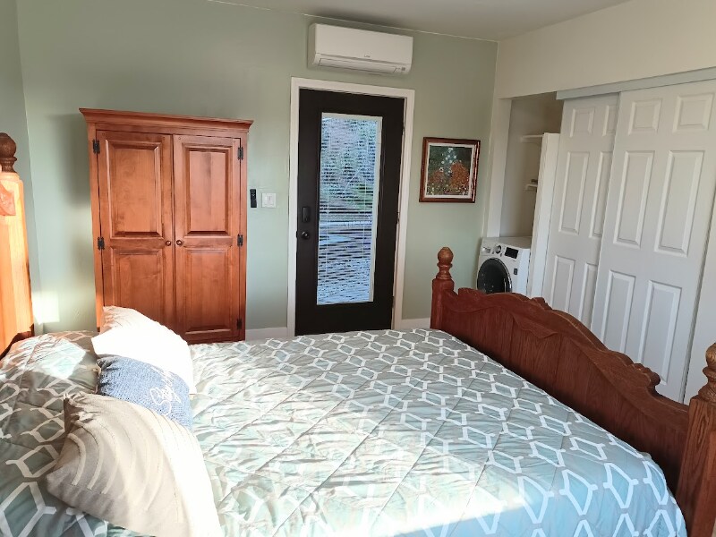 Building Photo - 1620 1/4 York Dr