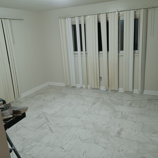 Building Photo - 220 Taft St