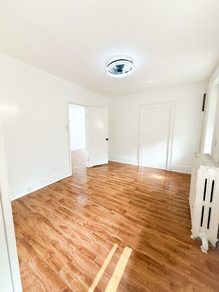 Building Photo - 12 Vandenburgh Ave