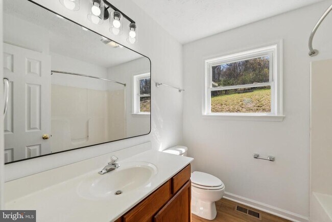 Building Photo - 21 Zinn Way