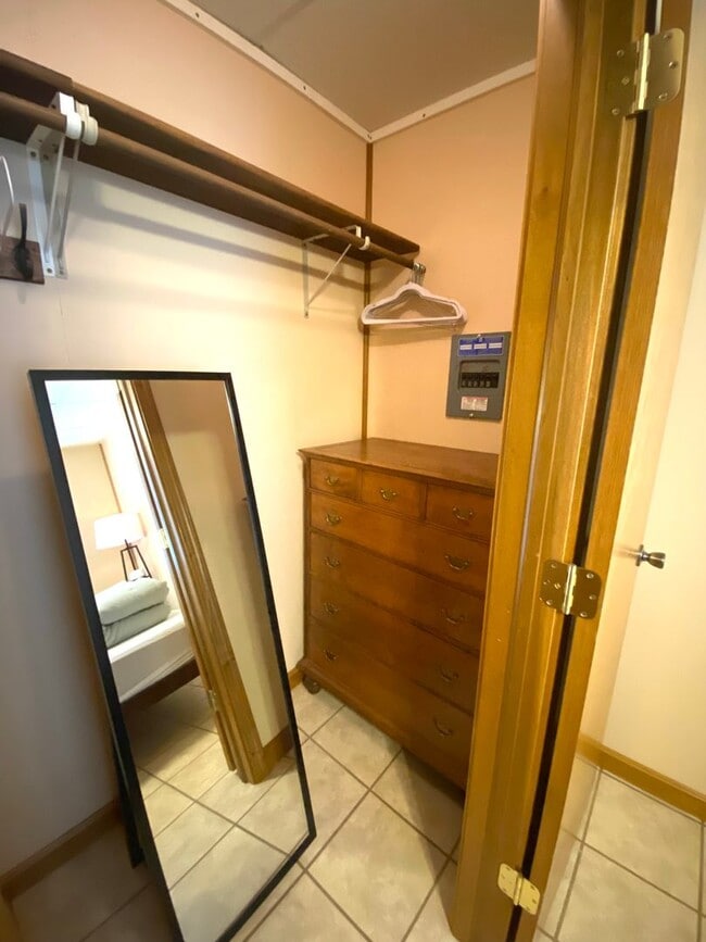 Building Photo - 209 Lee St