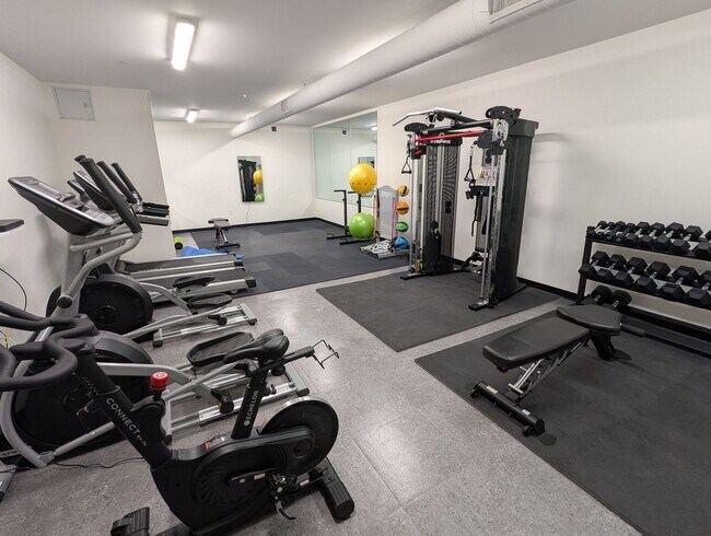 Building Photo - 2 Bedroom 2 Bathroom Condo at the Lawrence...