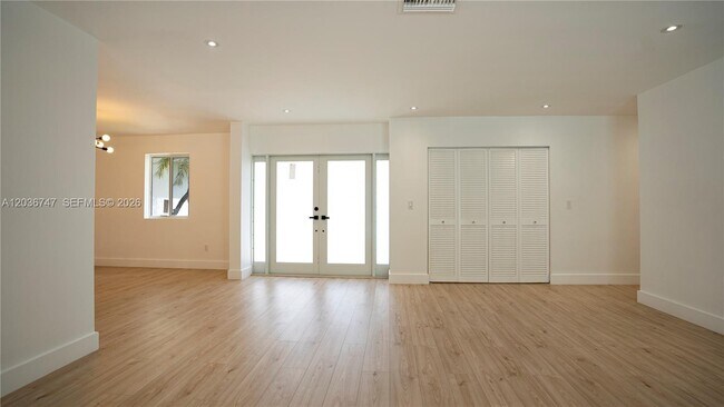Building Photo - 15340 SW 85th Ave