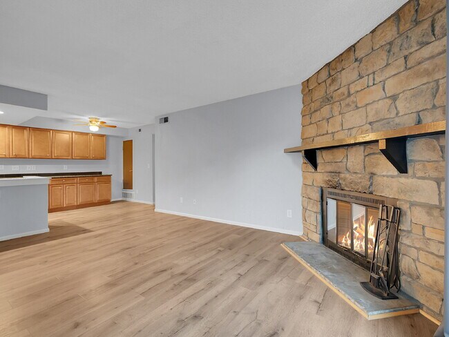 Building Photo - $1,500.00, 2-bed, 2-bath located in Denver with $500 OFF FIRST MONTH'S RENT!