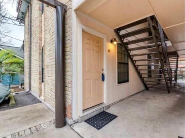 Building Photo - 407 E 45th St