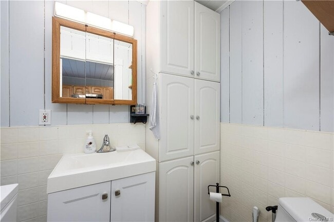 Building Photo - 299 Oscawana Lake Rd