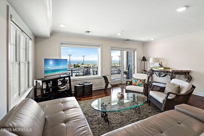 Building Photo - 807 Ocean Ave