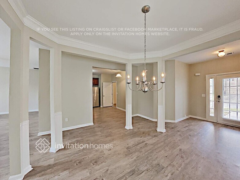 Building Photo - 4245 Arch Pass