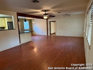 Building Photo - 117 Big Oak Ln