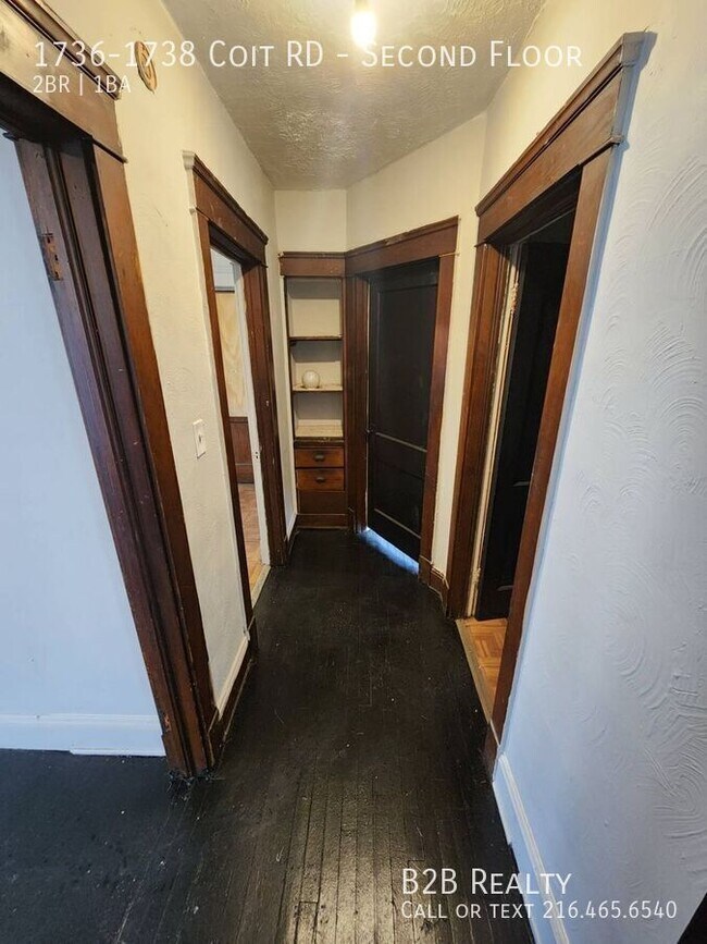 Building Photo - 1736-1738 Coit RD-Second Floor