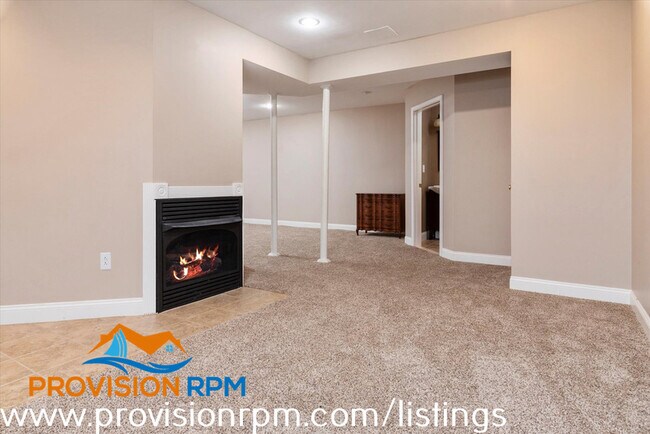 Building Photo - 618 Cypress Ln