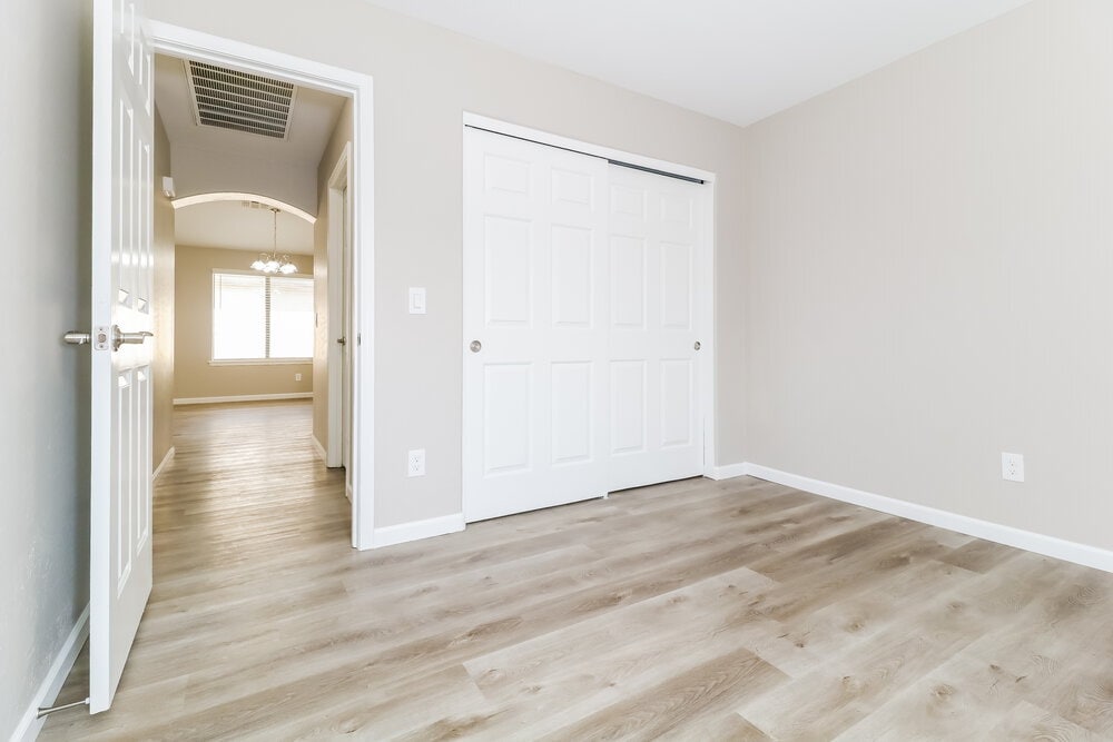 Building Photo - 24997 W Vista Norte St