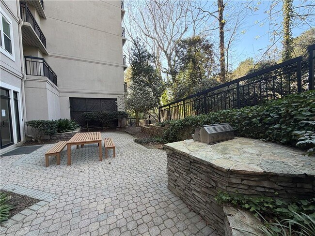 Building Photo - 2511 River Green Dr NW