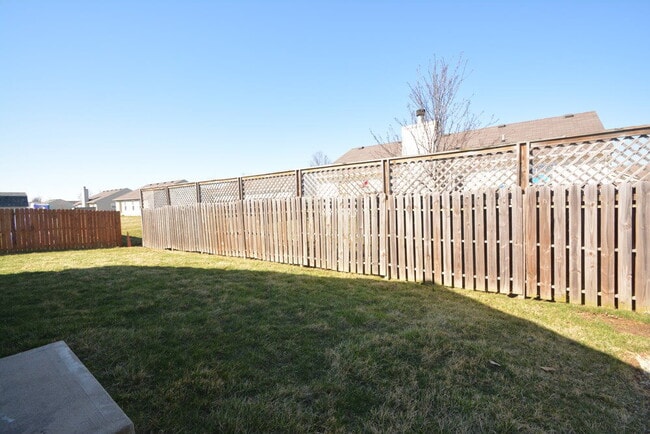 Building Photo - 4036 Magnolia Dr