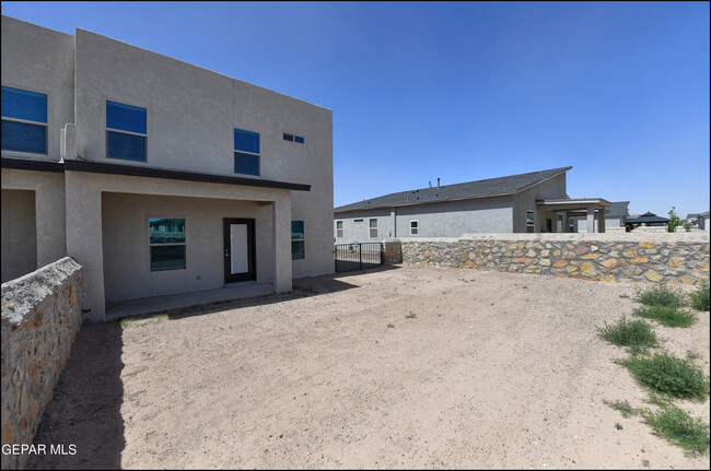 Building Photo - 11499 Summer Dr