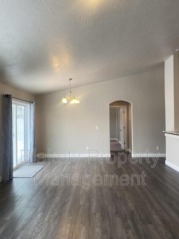Building Photo - 1476 W Soldotna Dr