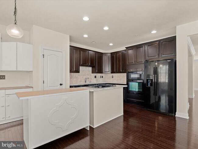 Building Photo - 7761 Crystal Brook Way