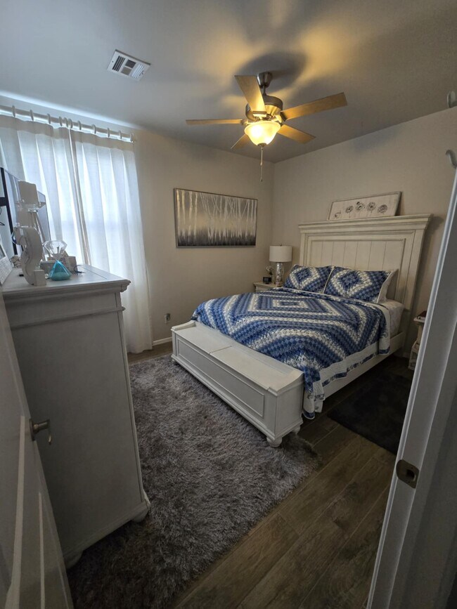 Building Photo - 4592 Latigo Dr