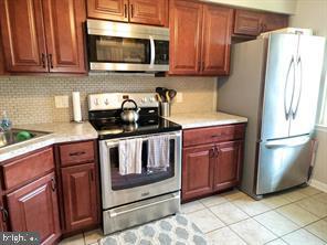 Building Photo - 4540 Rosemarie Dr