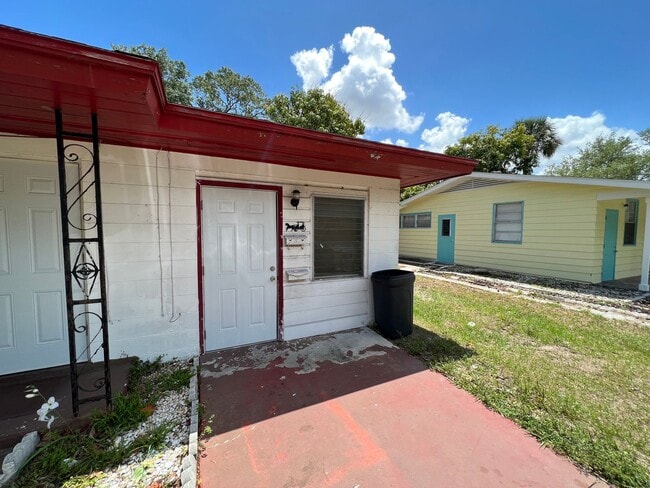 Building Photo - Great Studio home