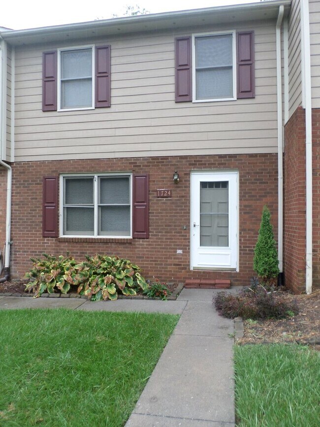 Building Photo - 1724 Emerald St