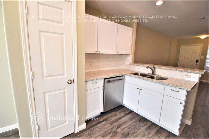 Building Photo - 18739 N Lyford Dr