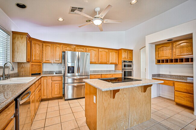 Building Photo - 6025 Egan Crest Dr