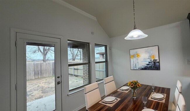 Building Photo - 314 Rolling Meadows Dr