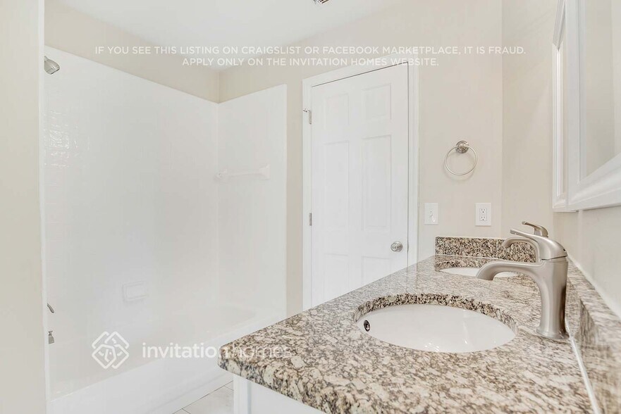 Building Photo - 7455 High Lake Dr