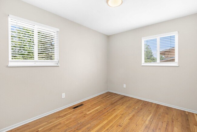 Building Photo - 3295 Emerson Ave