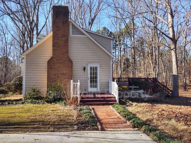 Building Photo - 224 Raintree Dr