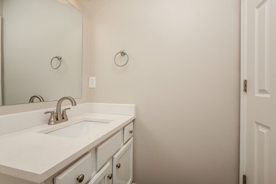 Building Photo - 1513 Mt Mitchell Ct