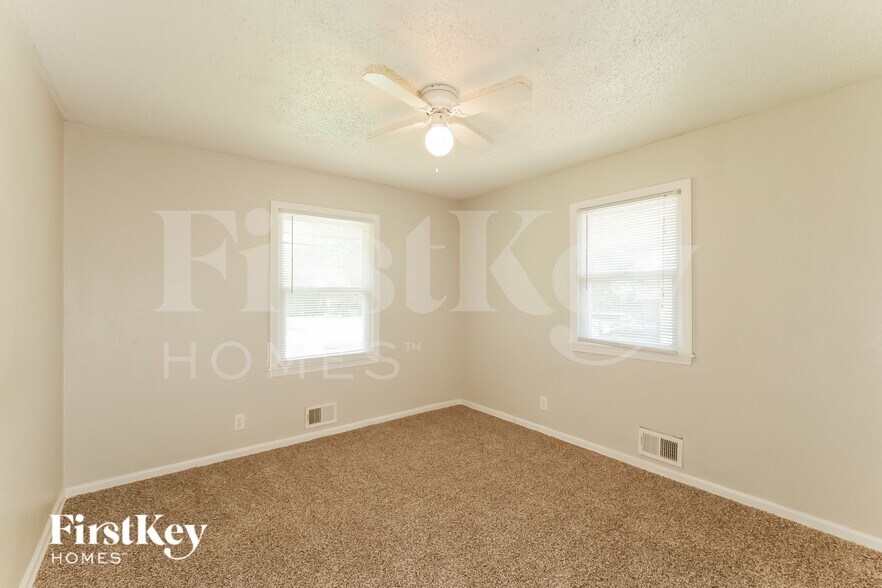 Building Photo - 9807 Drury Ave