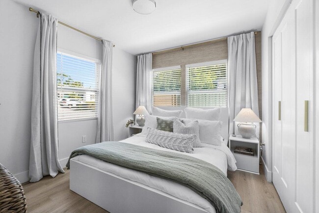 Building Photo - 512 49th St