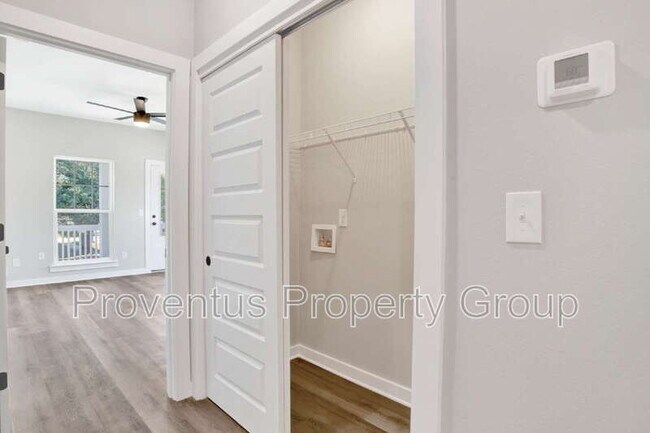 Building Photo - 1020 N D St