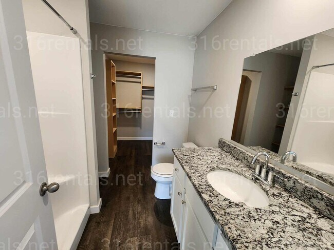 Building Photo - 1813 E 69th Ct N