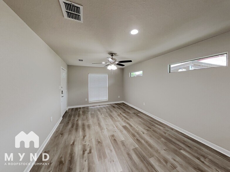 Building Photo - 235 E Lambert St