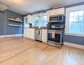 Building Photo - 426 W Main St