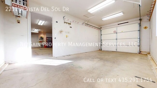 Building Photo - 2211 W Vista Del Sol Dr