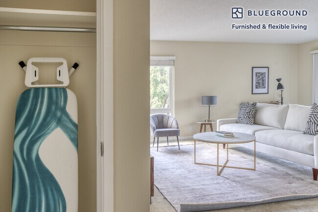 Building Photo - 1560 Sand Hill Rd