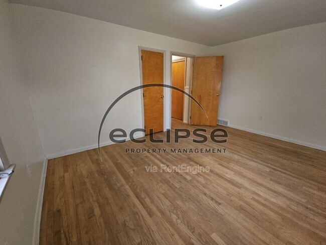Building Photo - 102 Poncha Ave