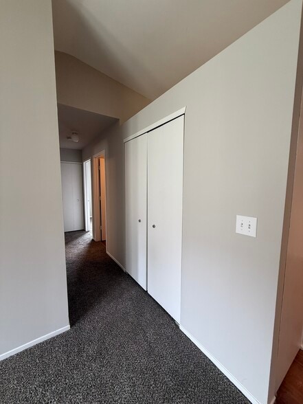 Building Photo - 1256 Oxford Manor Ct