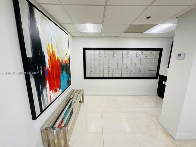 Building Photo - 919 Hillcrest Dr