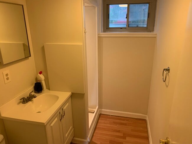 Building Photo - 5358 Pooks Hill Rd